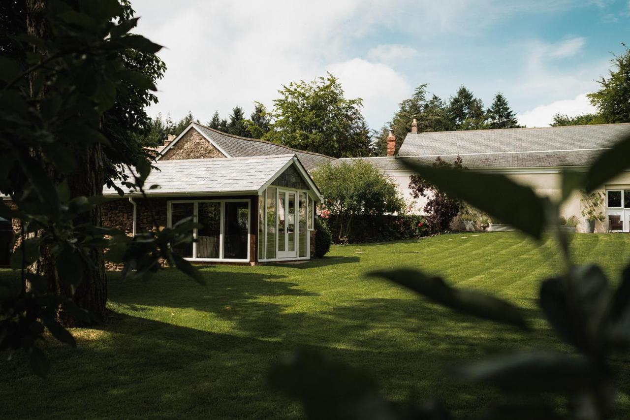 Stoodleigh Court Coach House Bed and Breakfast Tiverton  Eksteriør billede