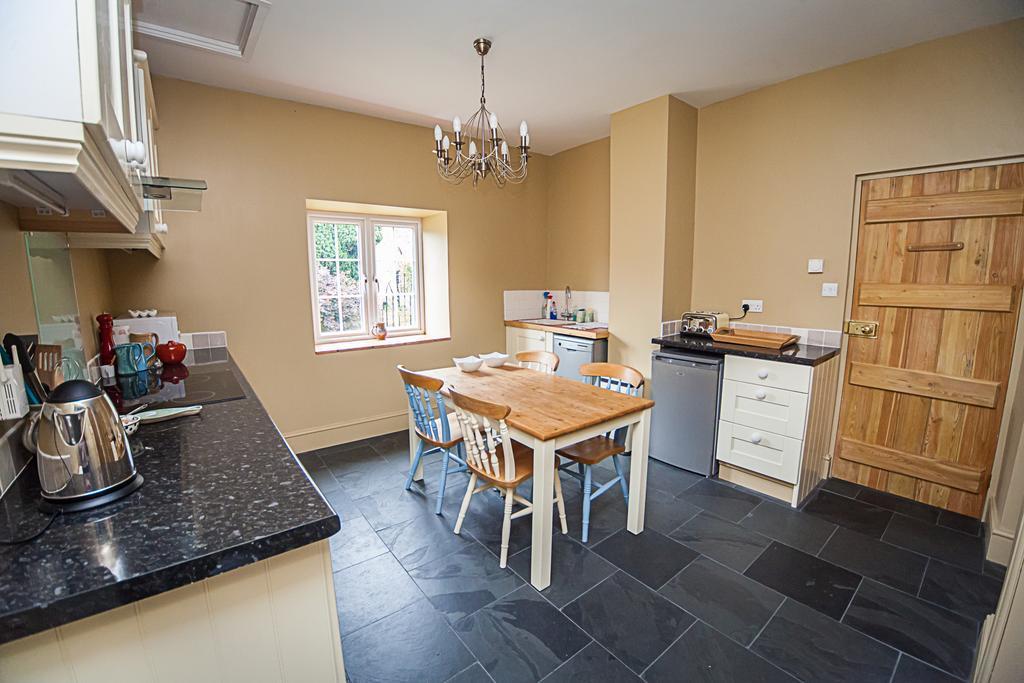 Stoodleigh Court Coach House Bed and Breakfast Tiverton  Eksteriør billede