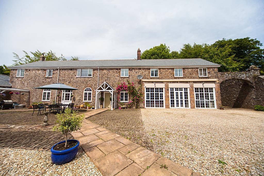 Stoodleigh Court Coach House Bed and Breakfast Tiverton  Eksteriør billede